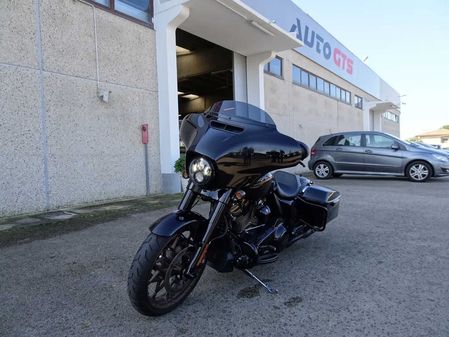 Harley-Davidson Street Glide ST Zwart - 1
