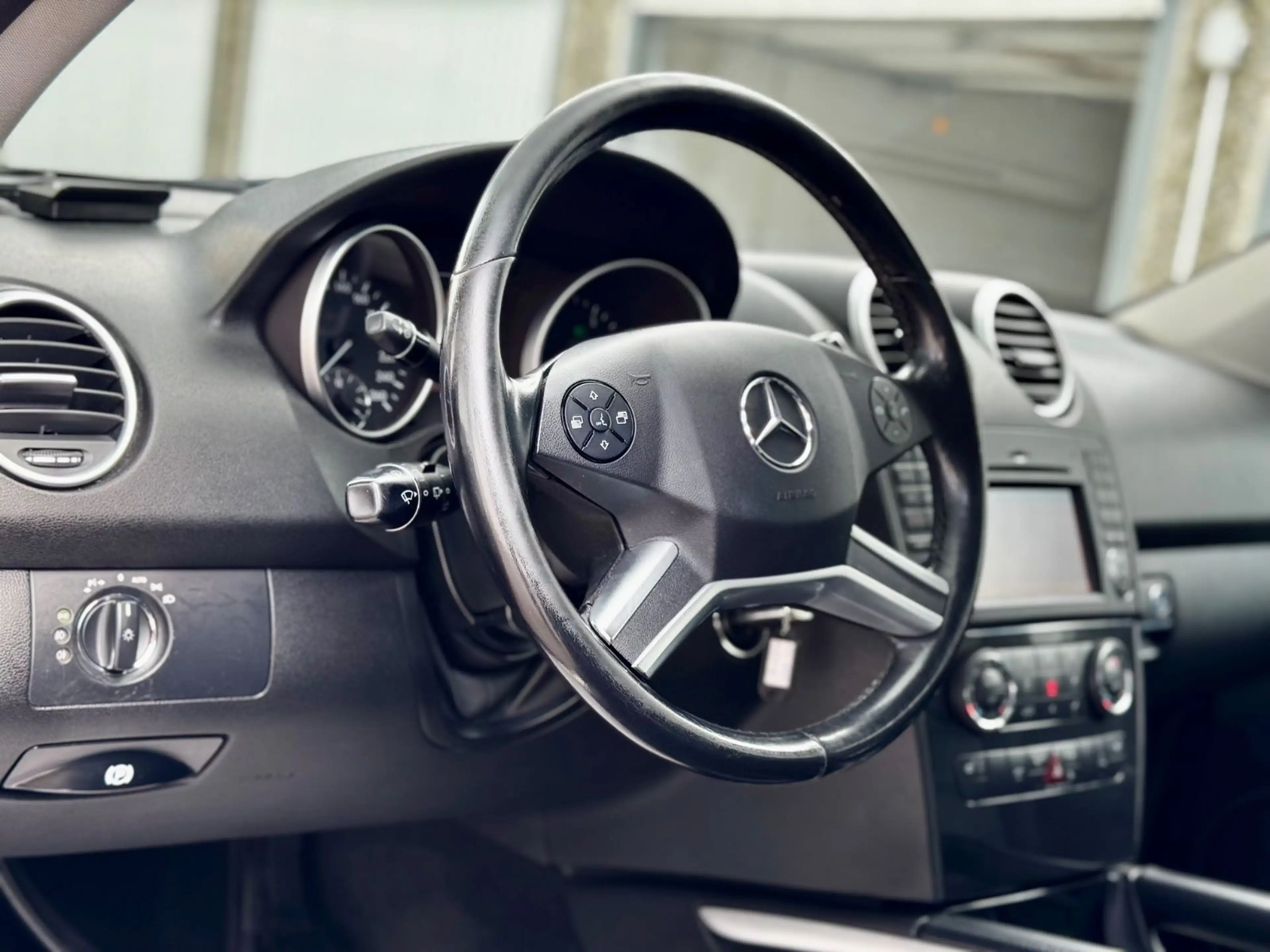 Mercedes-Benz ML 350 CDI — photo 10