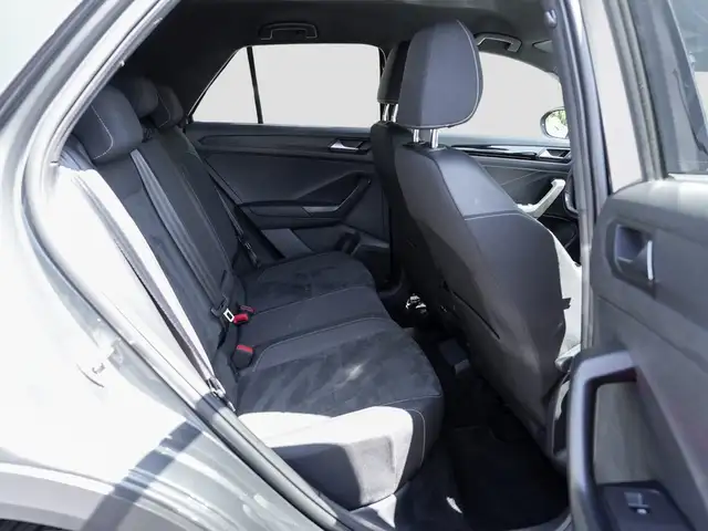 Volkswagen T-Roc view 13