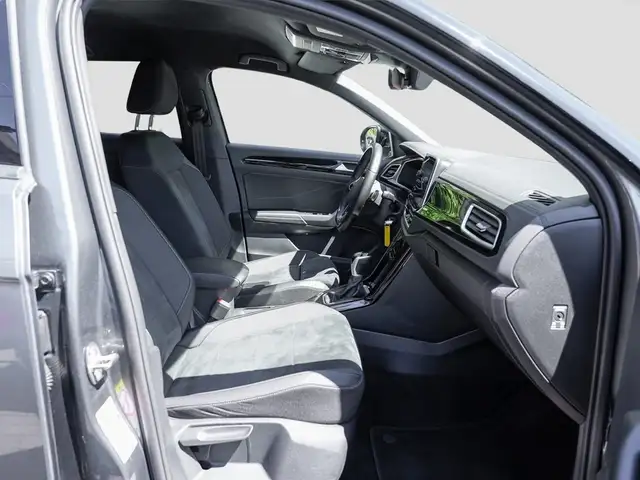 Volkswagen T-Roc view 10