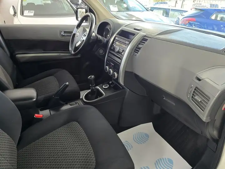 Nissan X-Trail 2.0 dCi SE 2008, foto 8