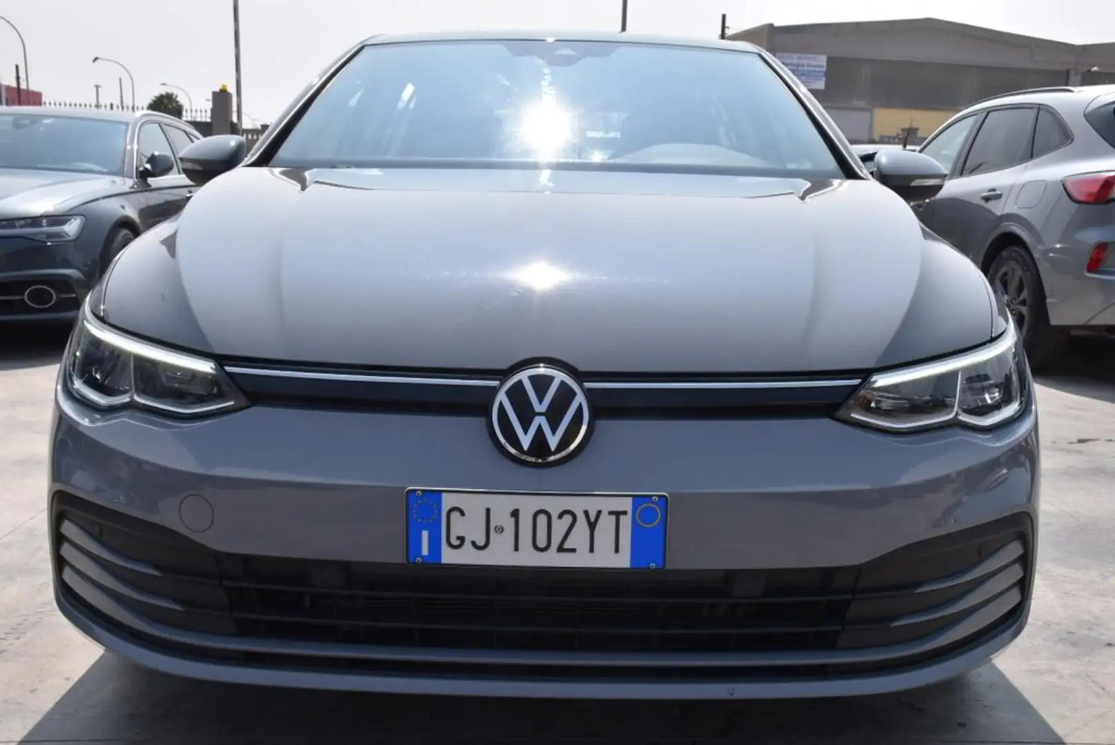 Volkswagen Golf 2.0 TDI 115 CV SCR Life Gris - 2