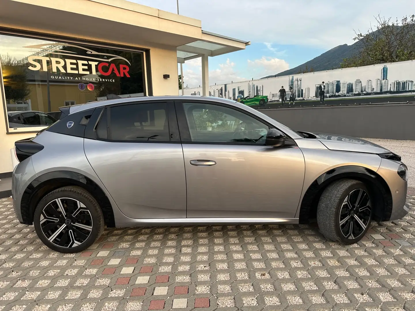 Lancia Ypsilon Ypsilon Hybrid e-DCT LX Grau - 2