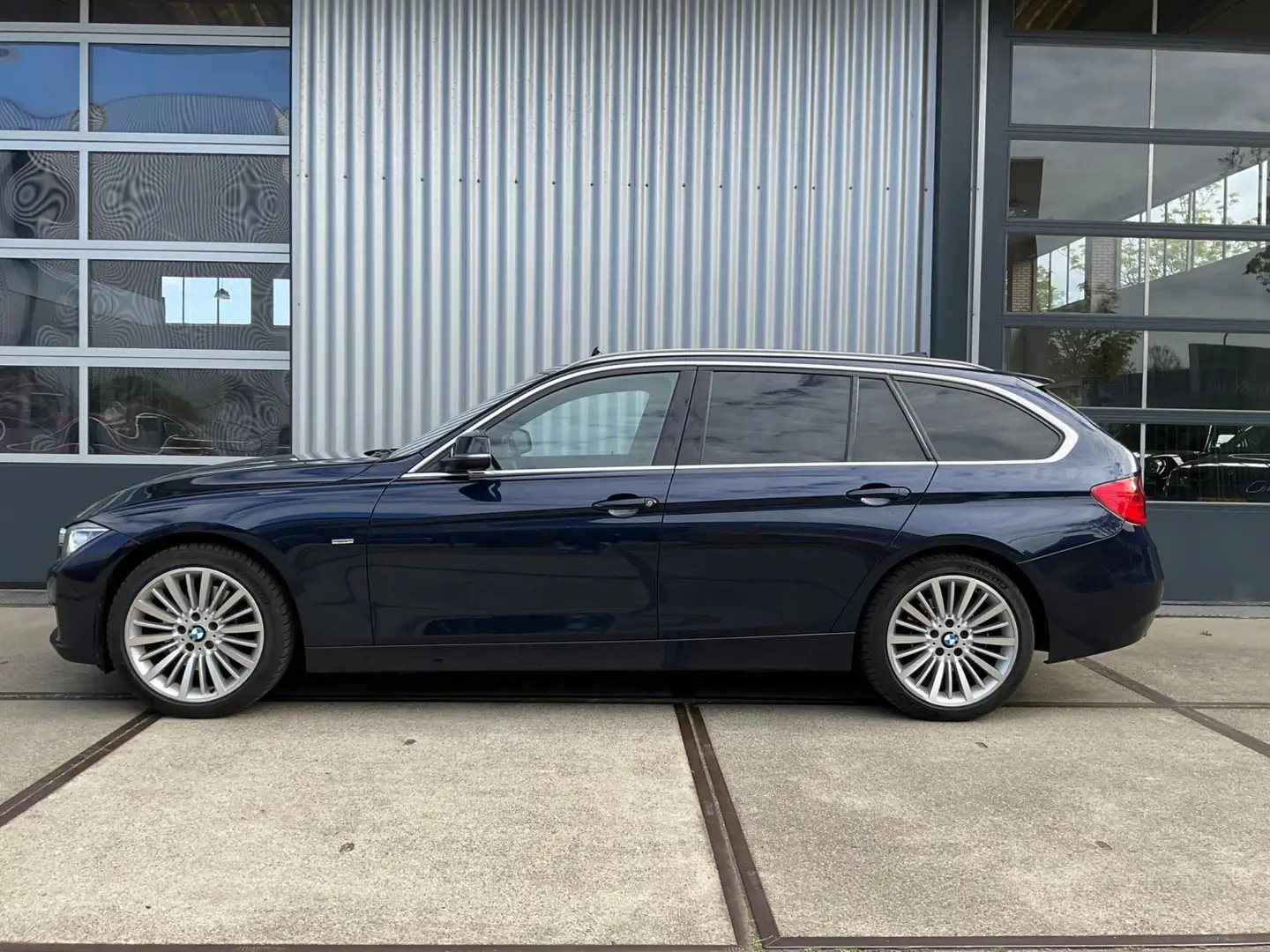 BMW 328 3-serie Touring 328i High Executive Albastru - 2