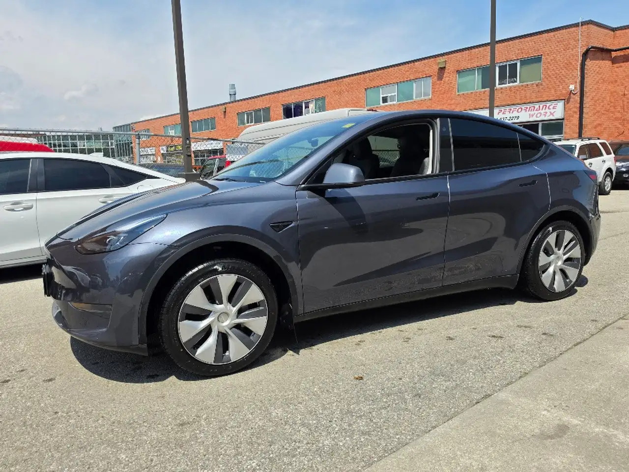 Tesla Model Y снимка Tesla Model Y