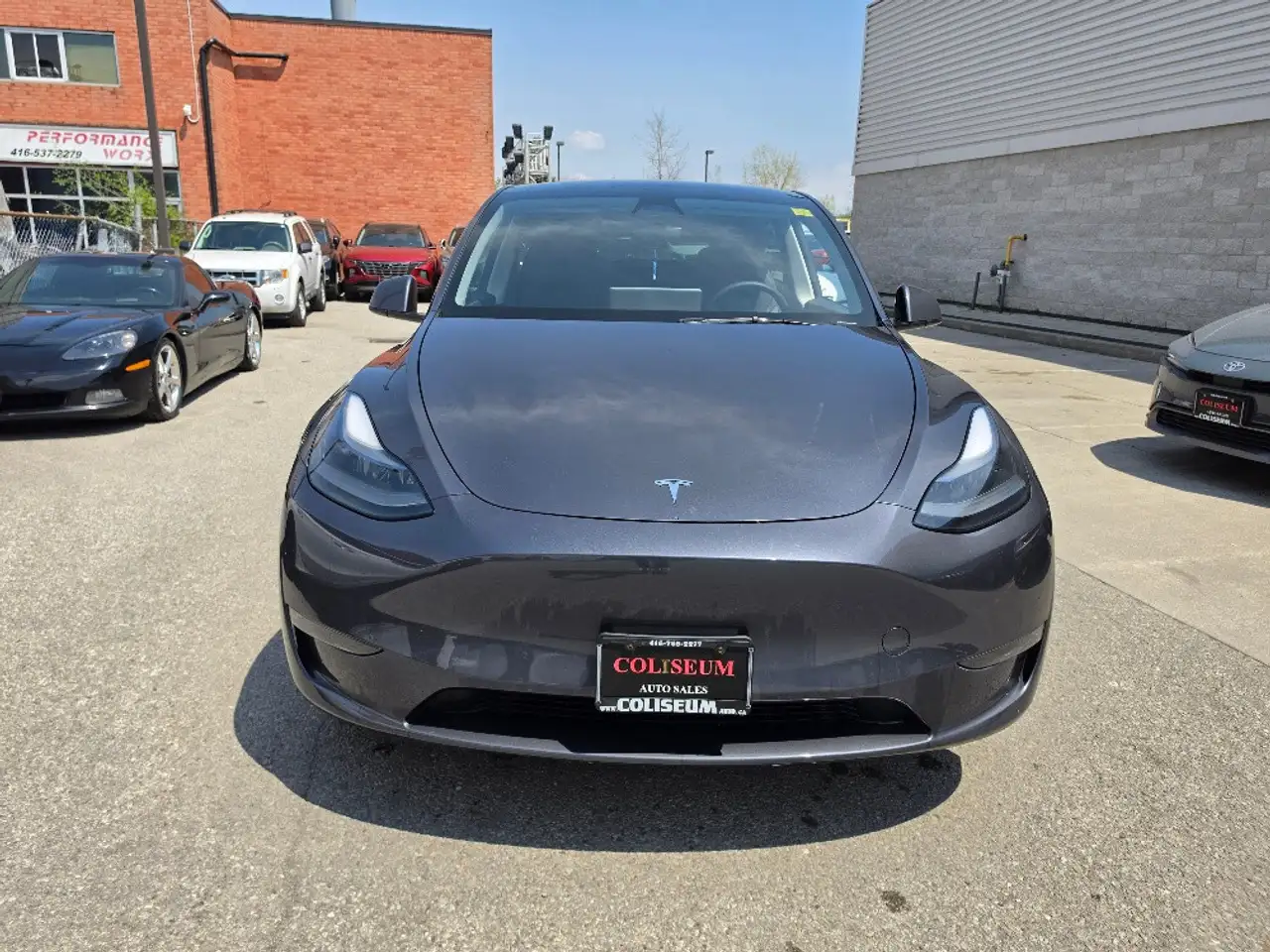 Tesla Model Y снимка Tesla Model Y
