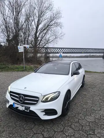 Mercedes-Benz E 350 T-Modell E 350 d 4Matic - VOLL - AMG -