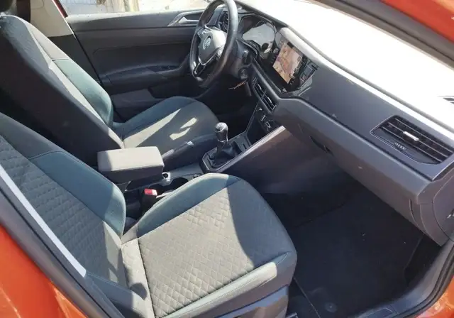 Volkswagen Polo view 5