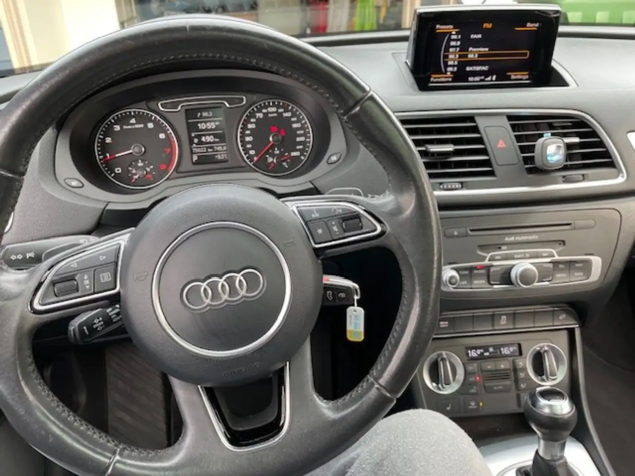 Audi Q3 снимка Audi Q3