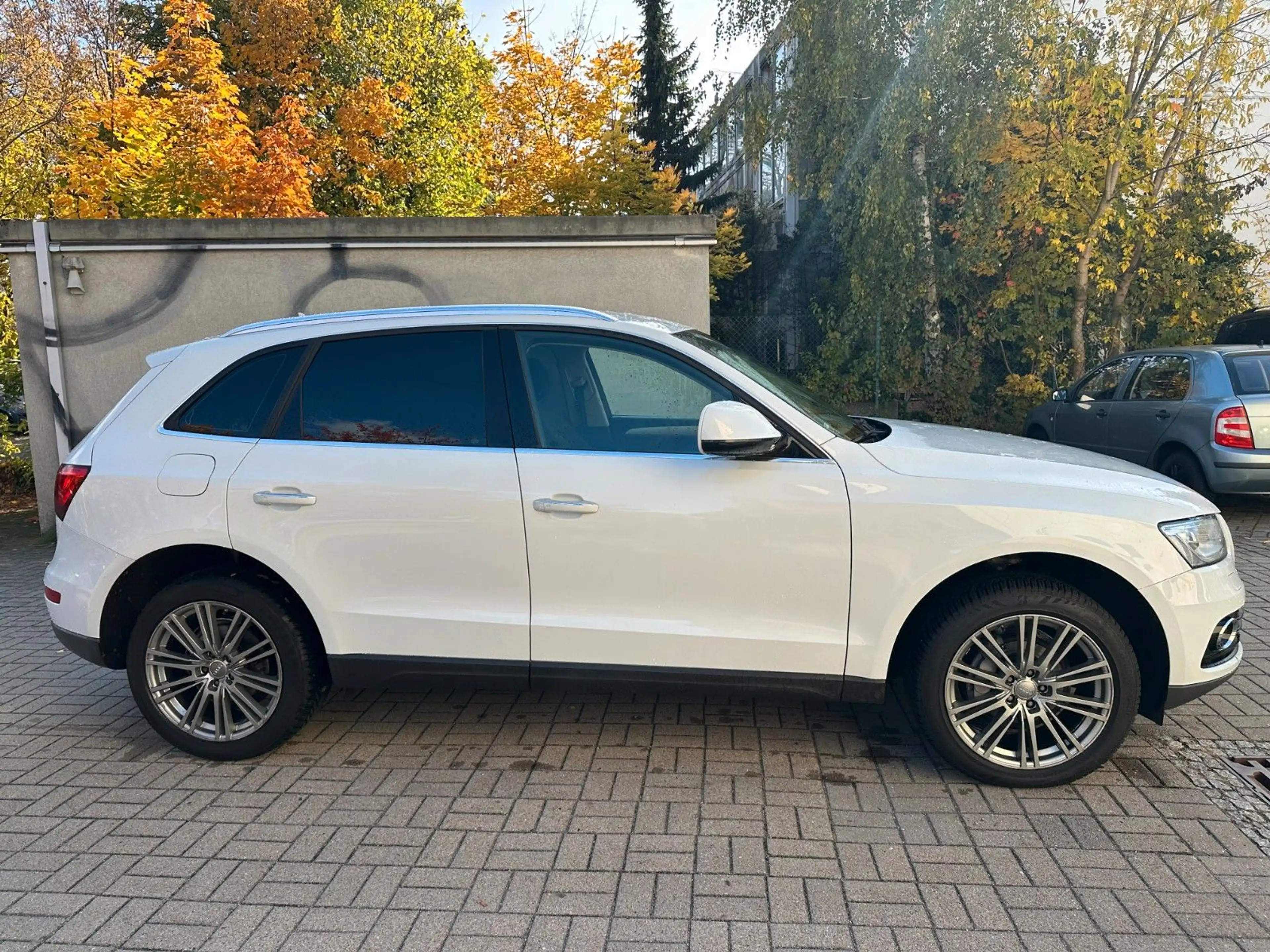 Audi Q5 2.0 TDI 140 kW quattro Autom-Navi — photo 8