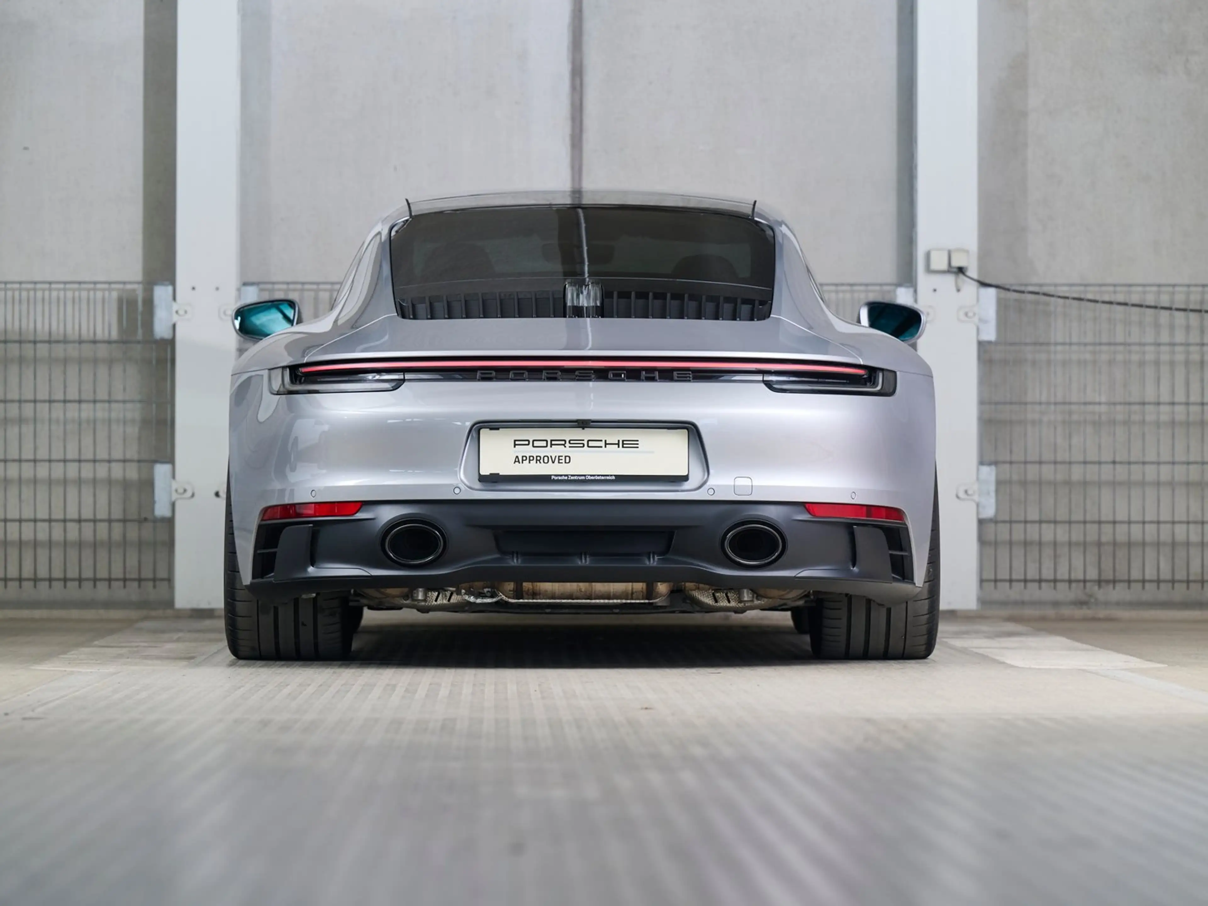 Porsche 911 Carrera 4 GTS — photo 6