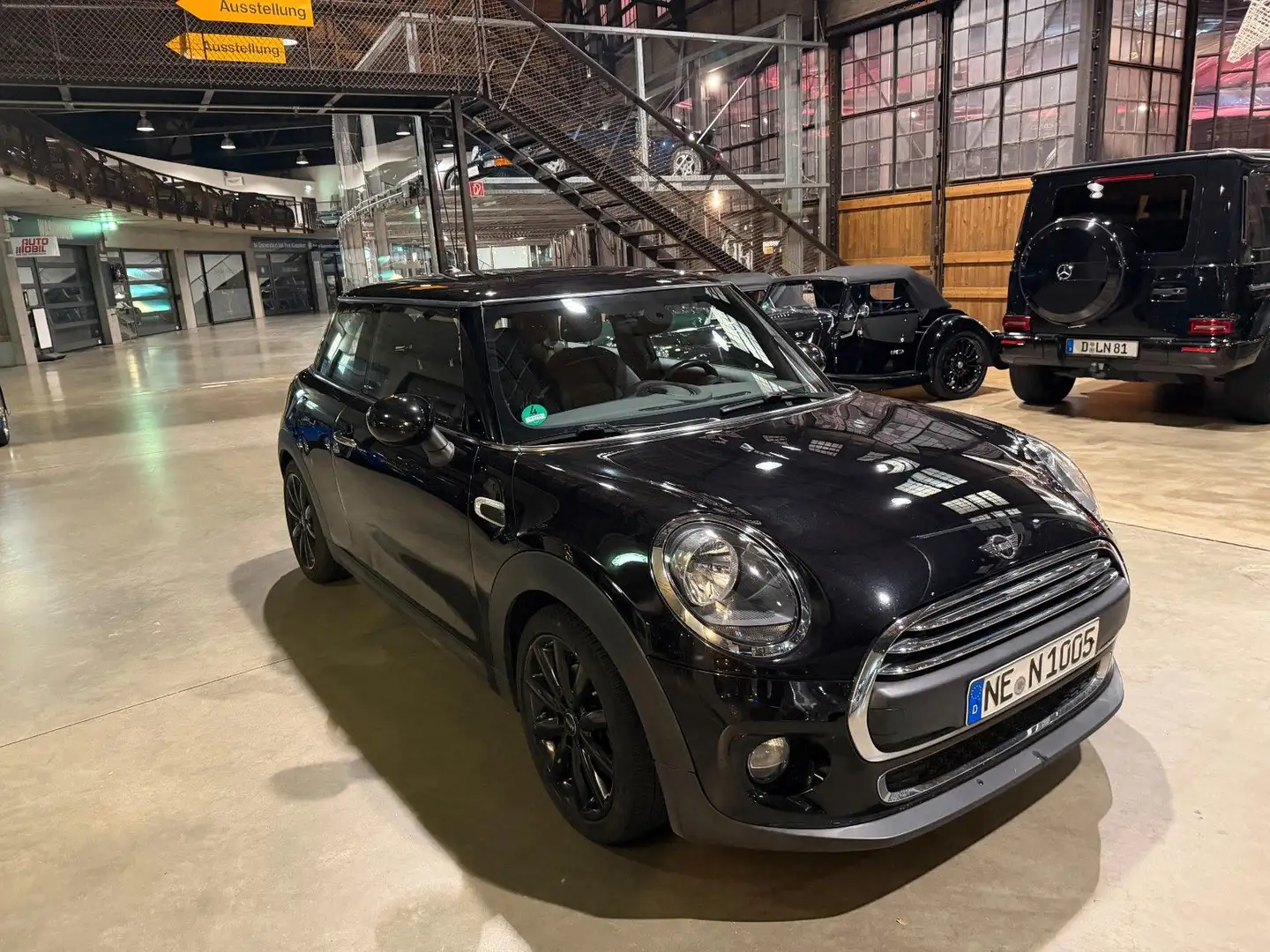 MINI Cooper Schwarz - 1