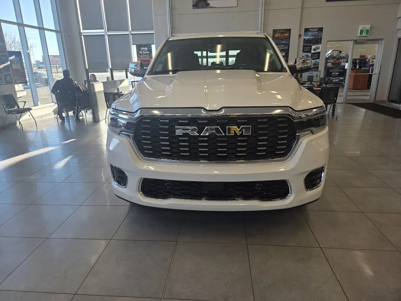 RAM 1500 снимка RAM 1500