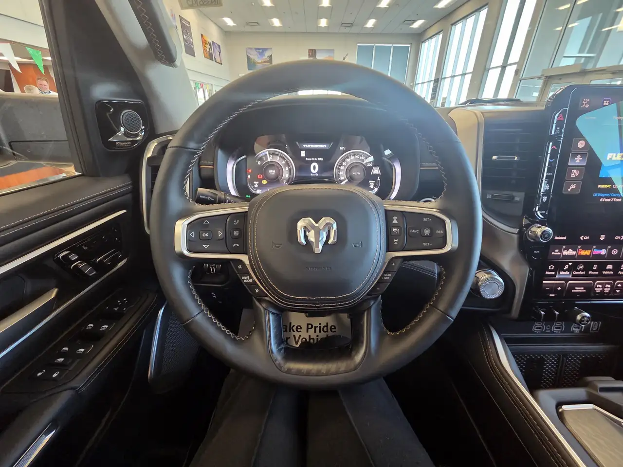 RAM 1500 снимка RAM 1500