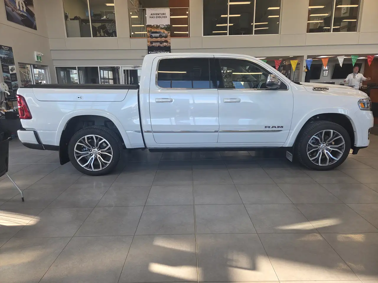 RAM 1500 снимка RAM 1500