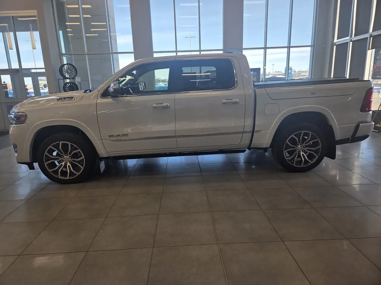 RAM 1500 снимка RAM 1500