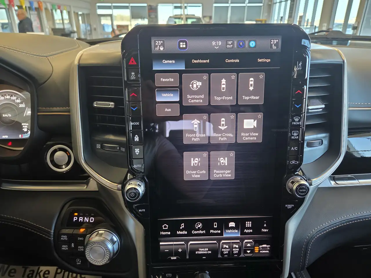 RAM 1500 снимка RAM 1500
