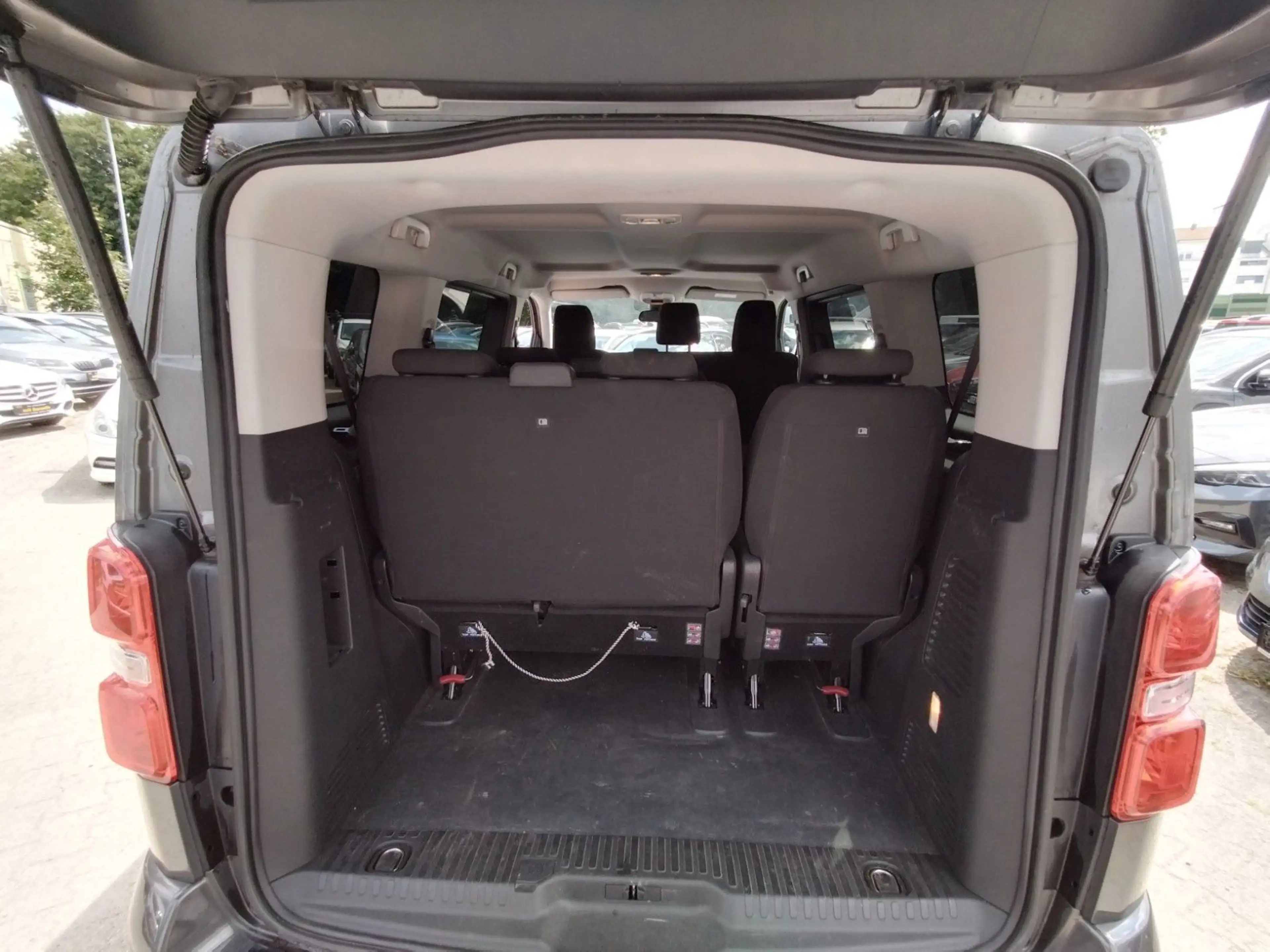 Citroen Spacetourer Business M+9 SITZER+KLIMA+NAVI+SHZ — photo 12