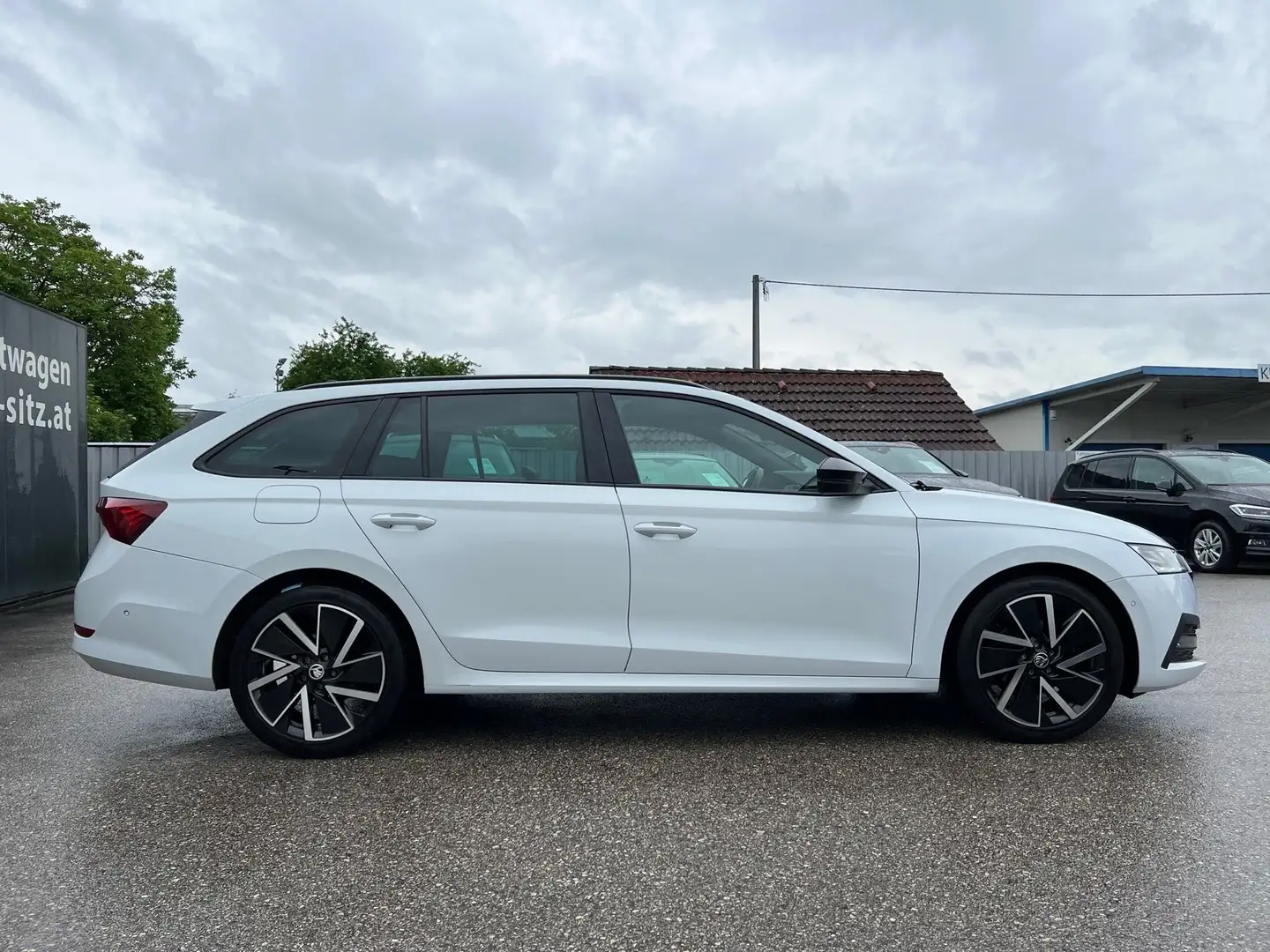 Skoda Octavia Combi 2,0 TDI Style Sport DSG| AHK*CANTON Weiß - 2
