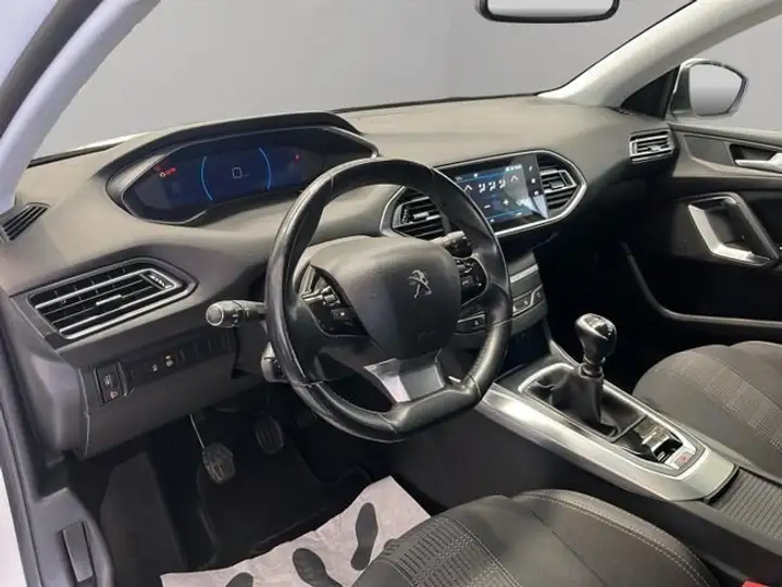 Peugeot 308 2021, foto 28