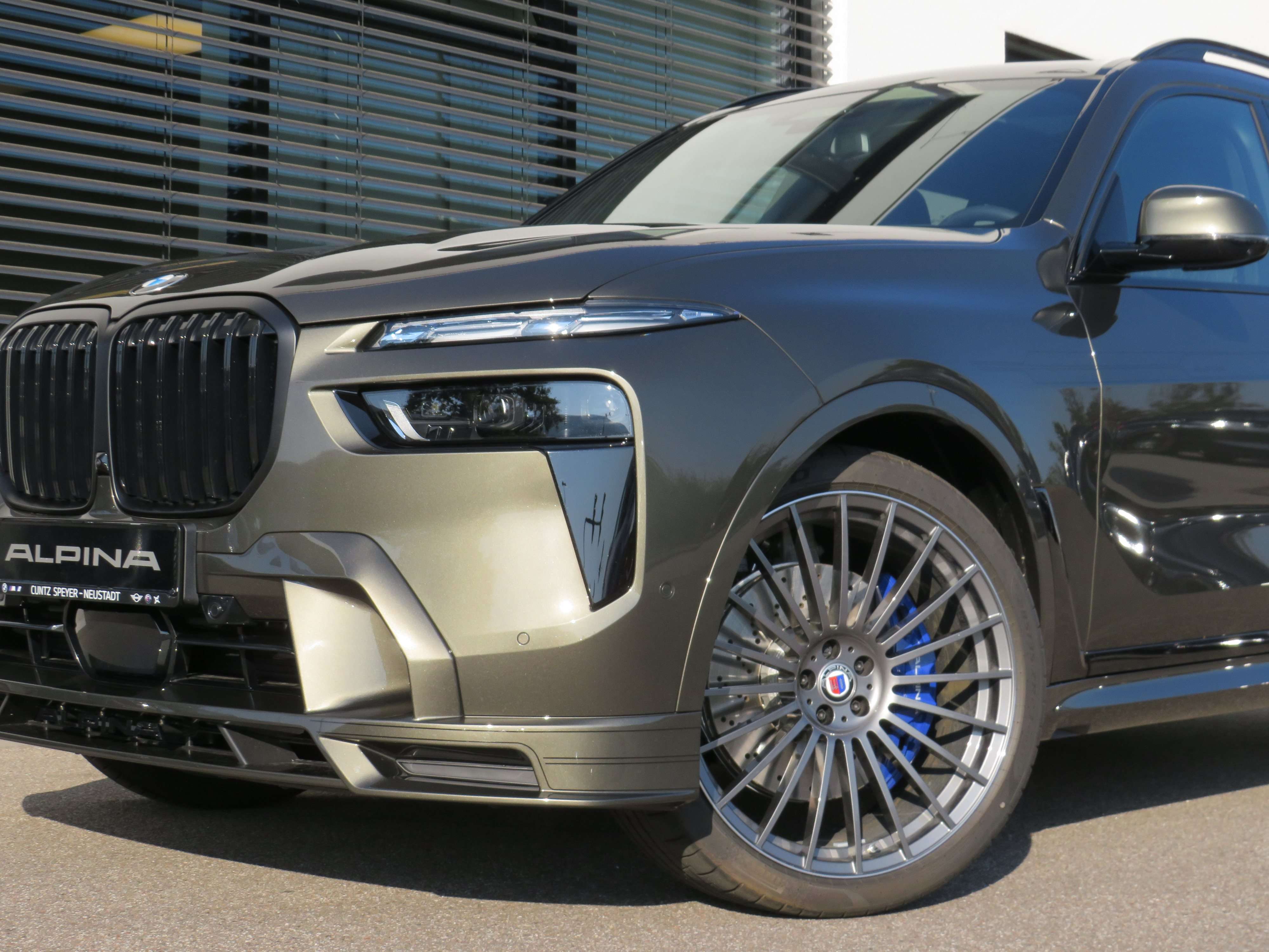 ALPINA XB7