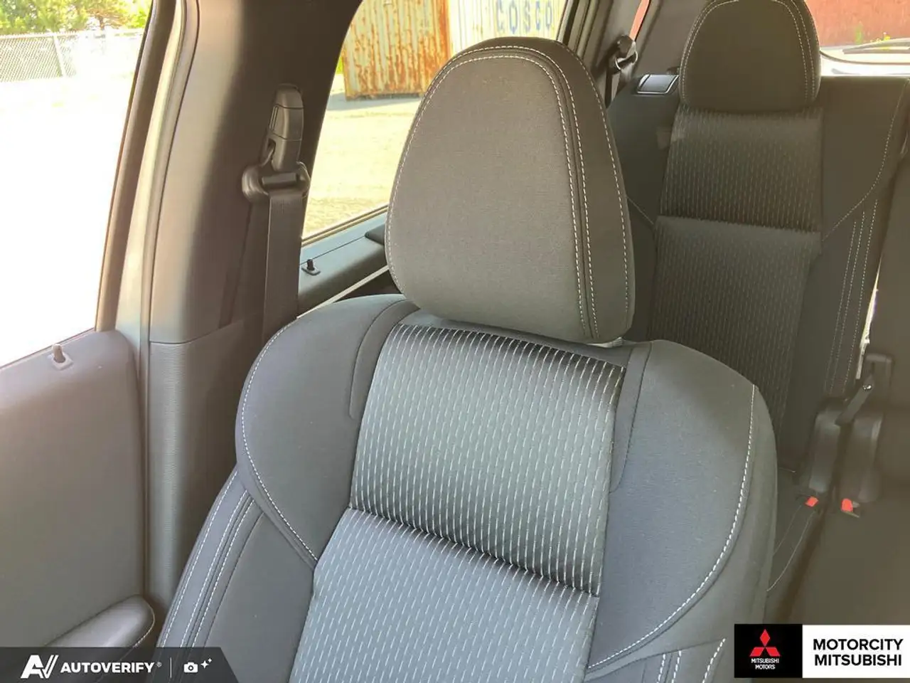 Mitsubishi Outlander снимка Mitsubishi Outlander