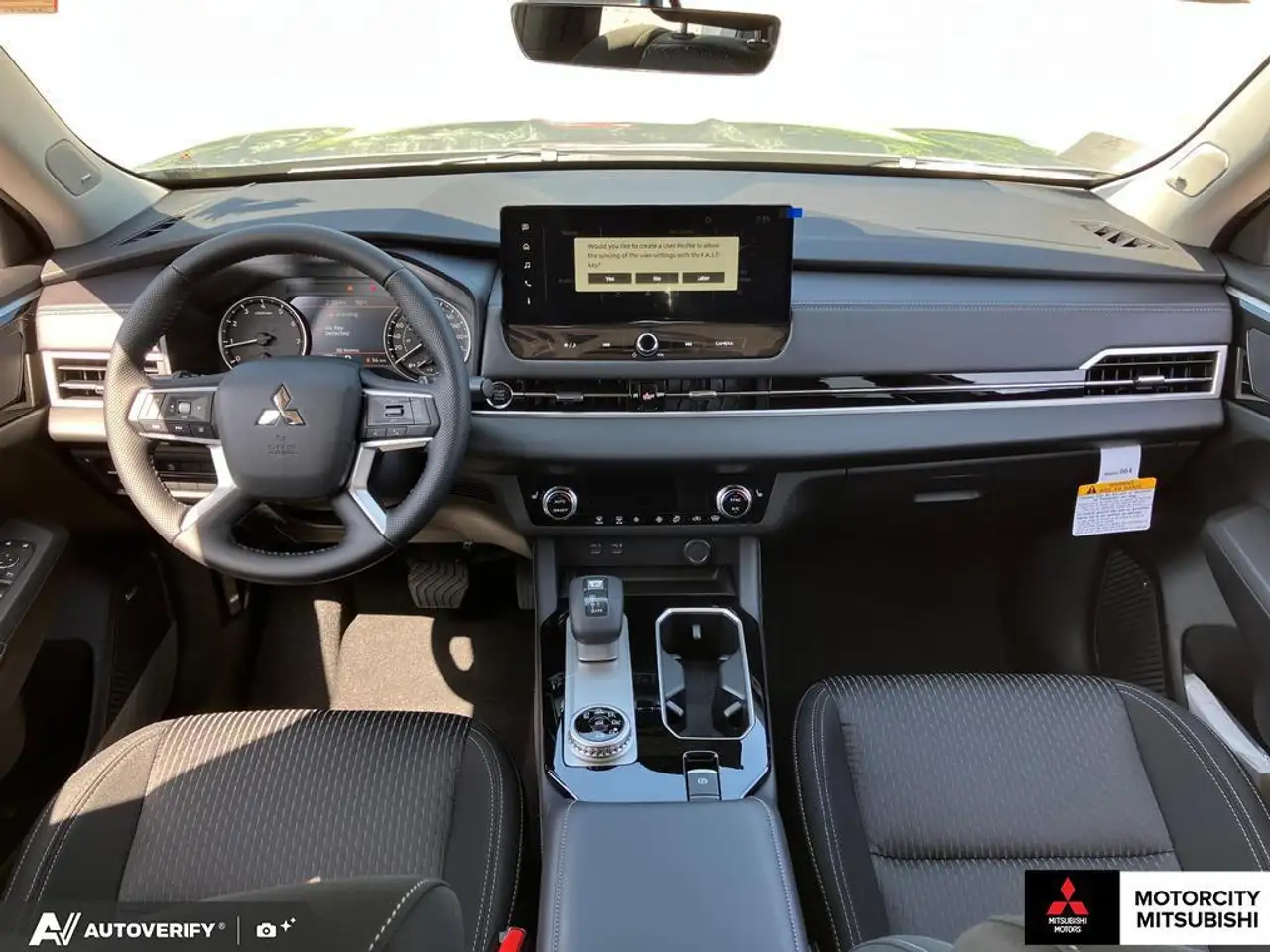 Mitsubishi Outlander снимка Mitsubishi Outlander
