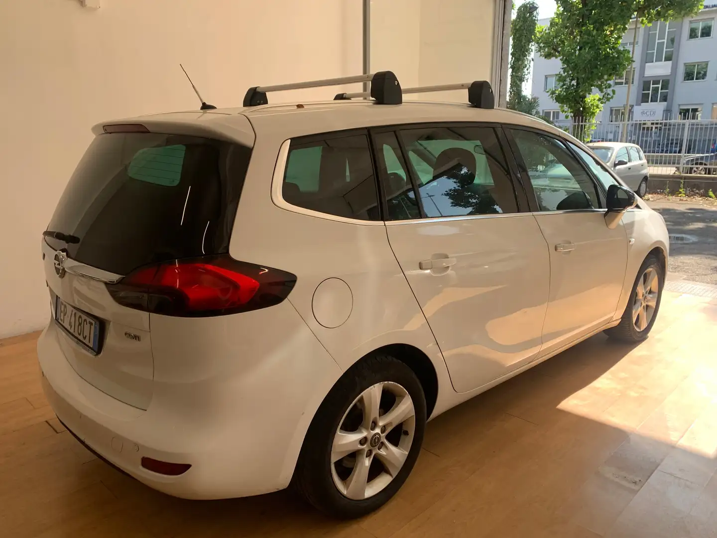 Opel Zafira Tourer 2.0 cdti Cosmo 130cv 7 POSTI Bianco - 2