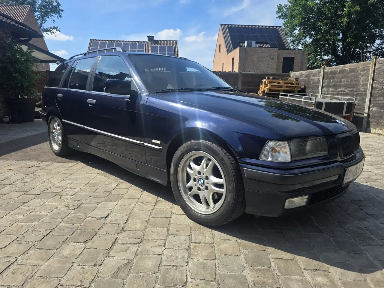 BMW 320i touring Exclusiv Edition, foto 9