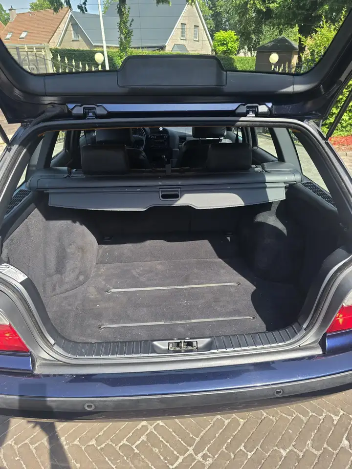 BMW 320i touring Exclusiv Edition, foto 6