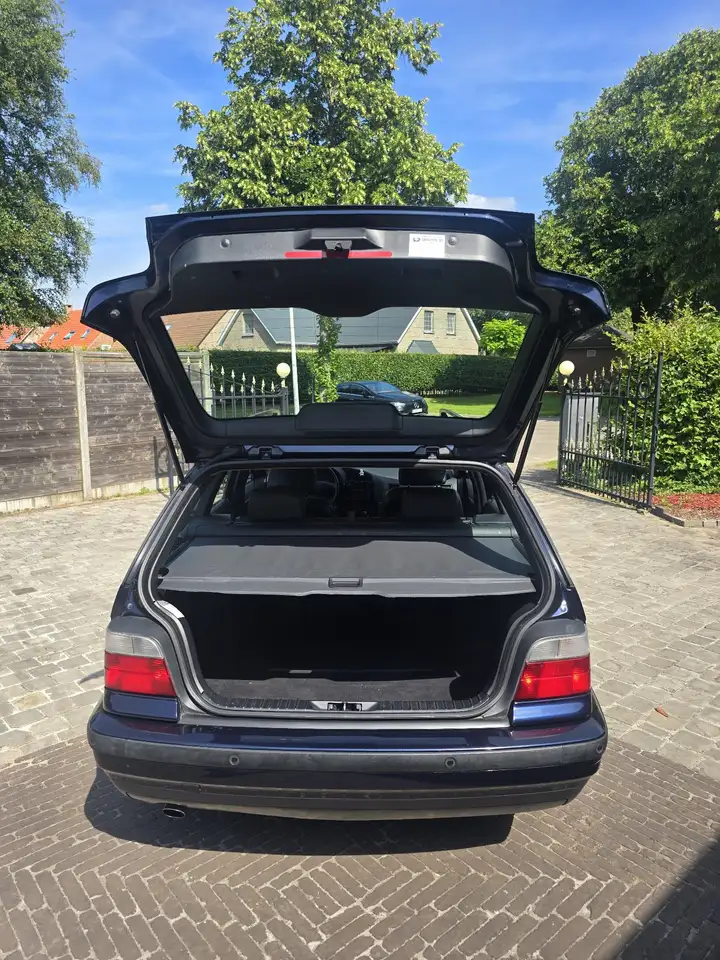 BMW 320i touring Exclusiv Edition, foto 5