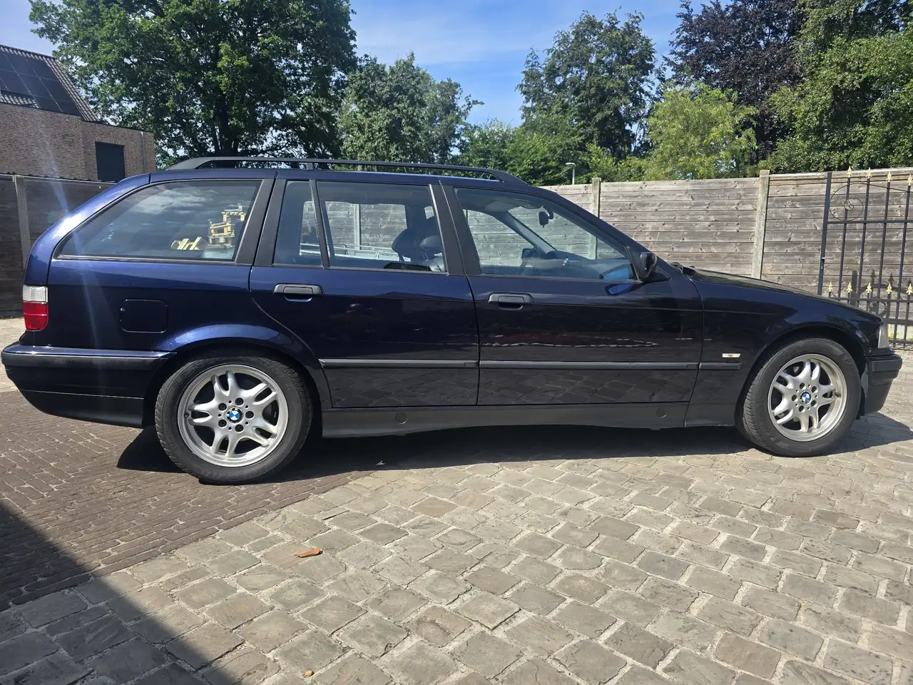 BMW 320i touring Exclusiv Edition, foto 8