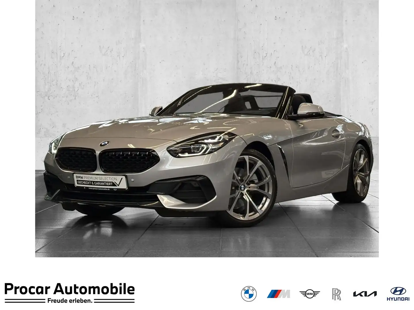 BMW Z4 sDrive20i Sport Line PDC CarPlay Shz HiFi 19" LMR Zilver - 1