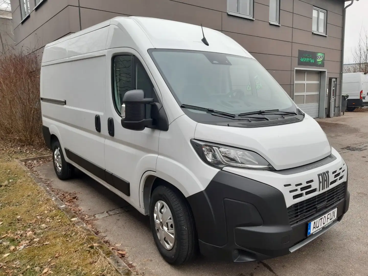 Fiat Ducato 35 L2H2  140   Automatik  Top-Ausstattung Weiß - 2