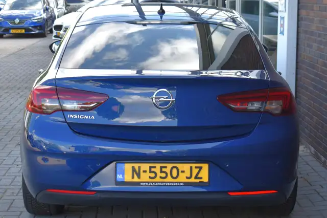 Opel Insignia view 8