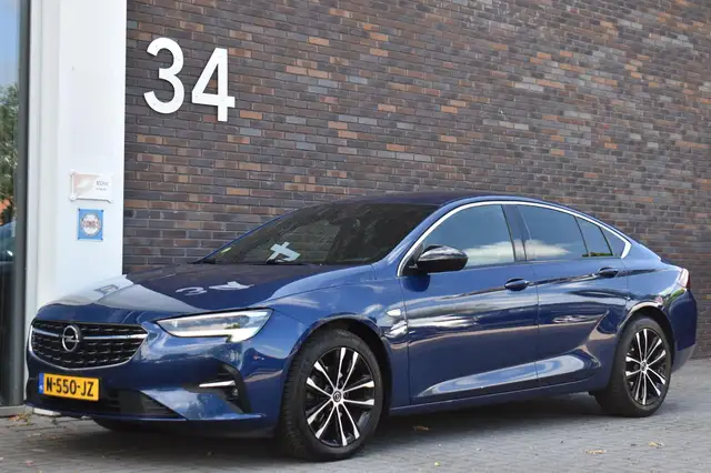 Opel Insignia view 2