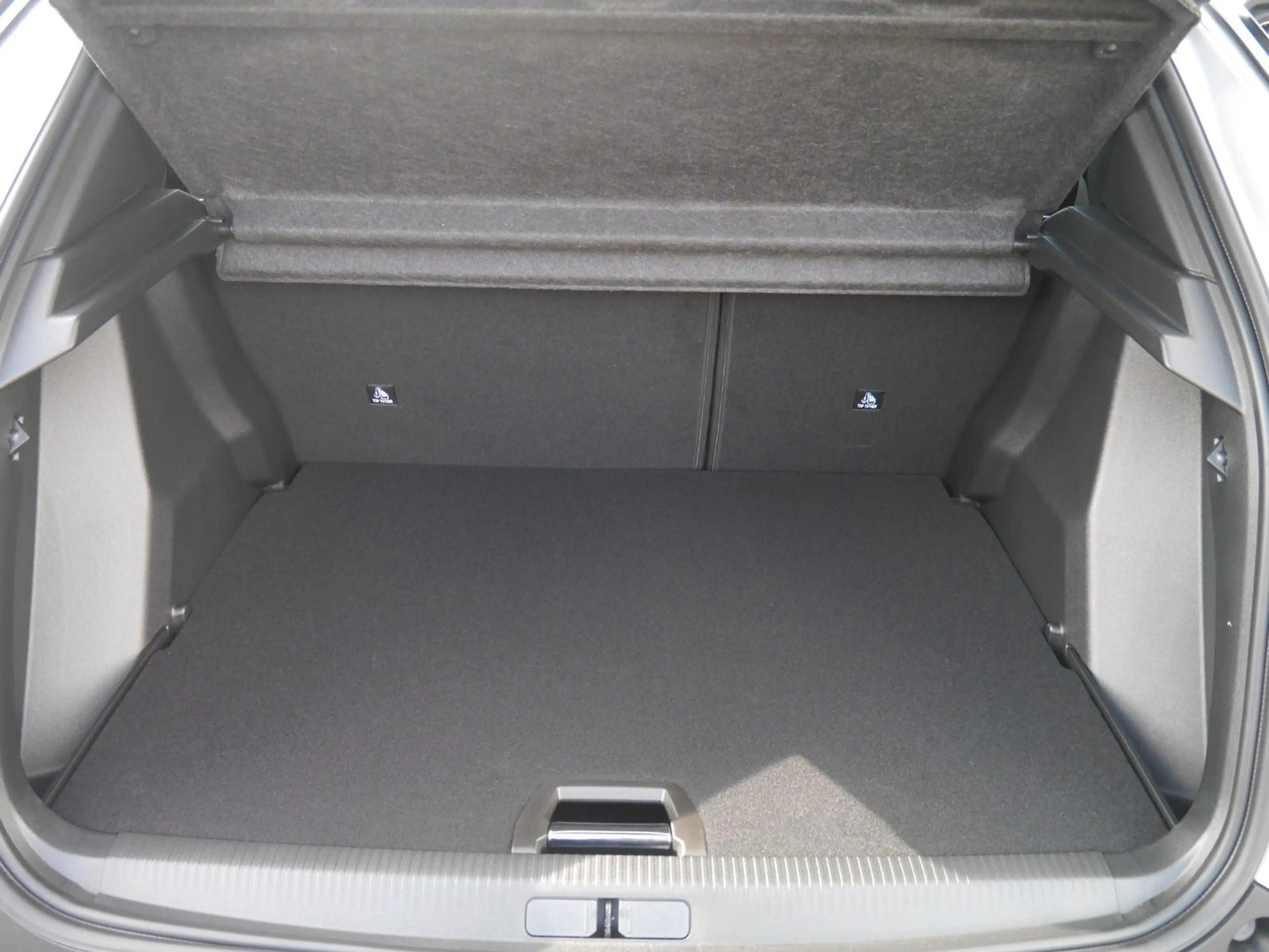 Peugeot 2008 Hybrid 145 GT APP-Navi/LED/PDC/Kamera — photo 7