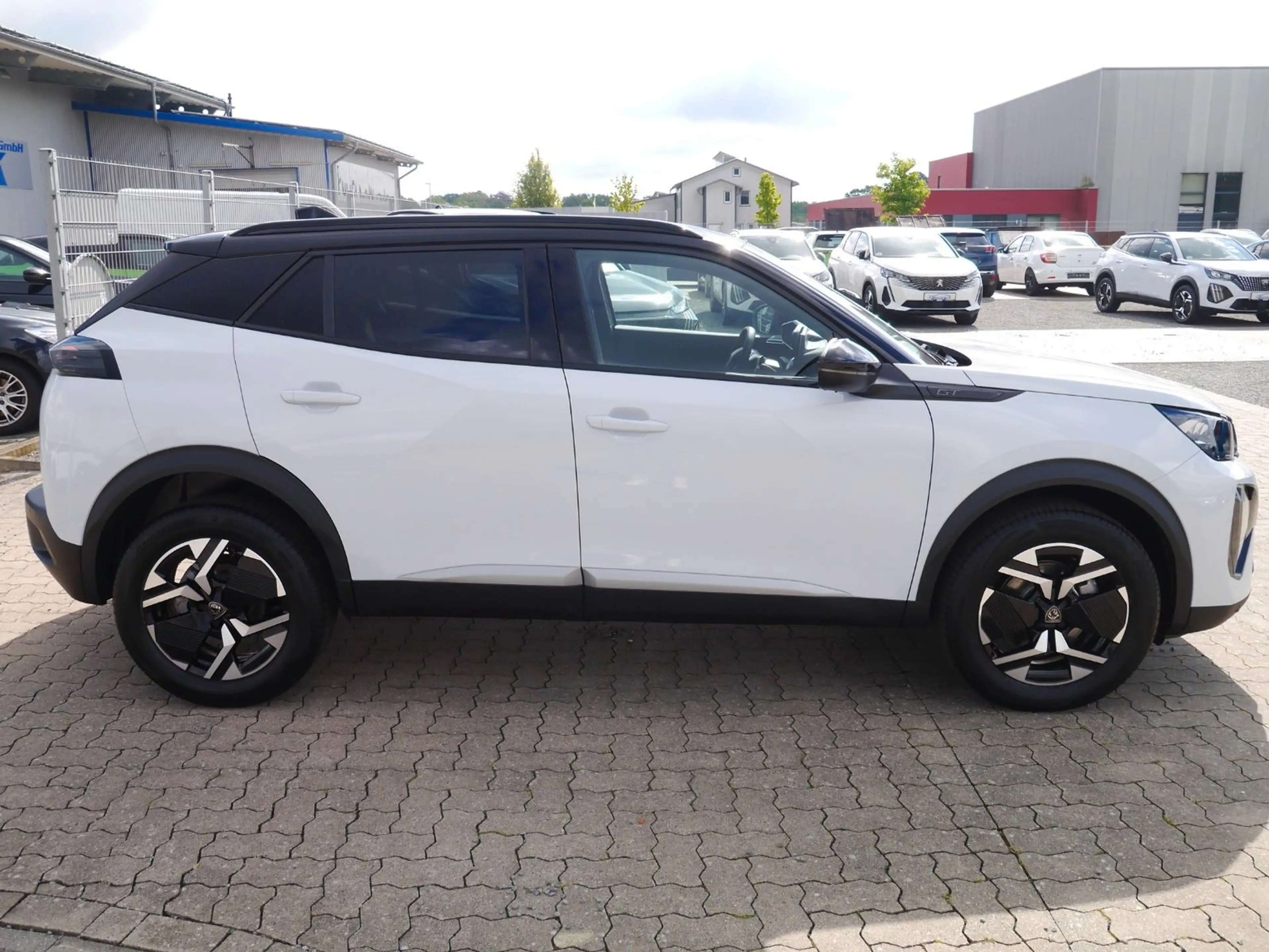 Peugeot 2008 Hybrid 145 GT APP-Navi/LED/PDC/Kamera — photo 13