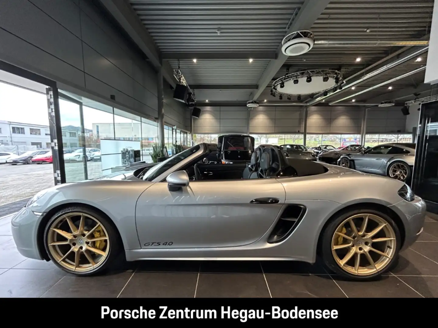 Porsche Boxster 718 GTS 4.0  SportDesign/PCCB/Bose/Schalensitze/LE Stříbrná - 2