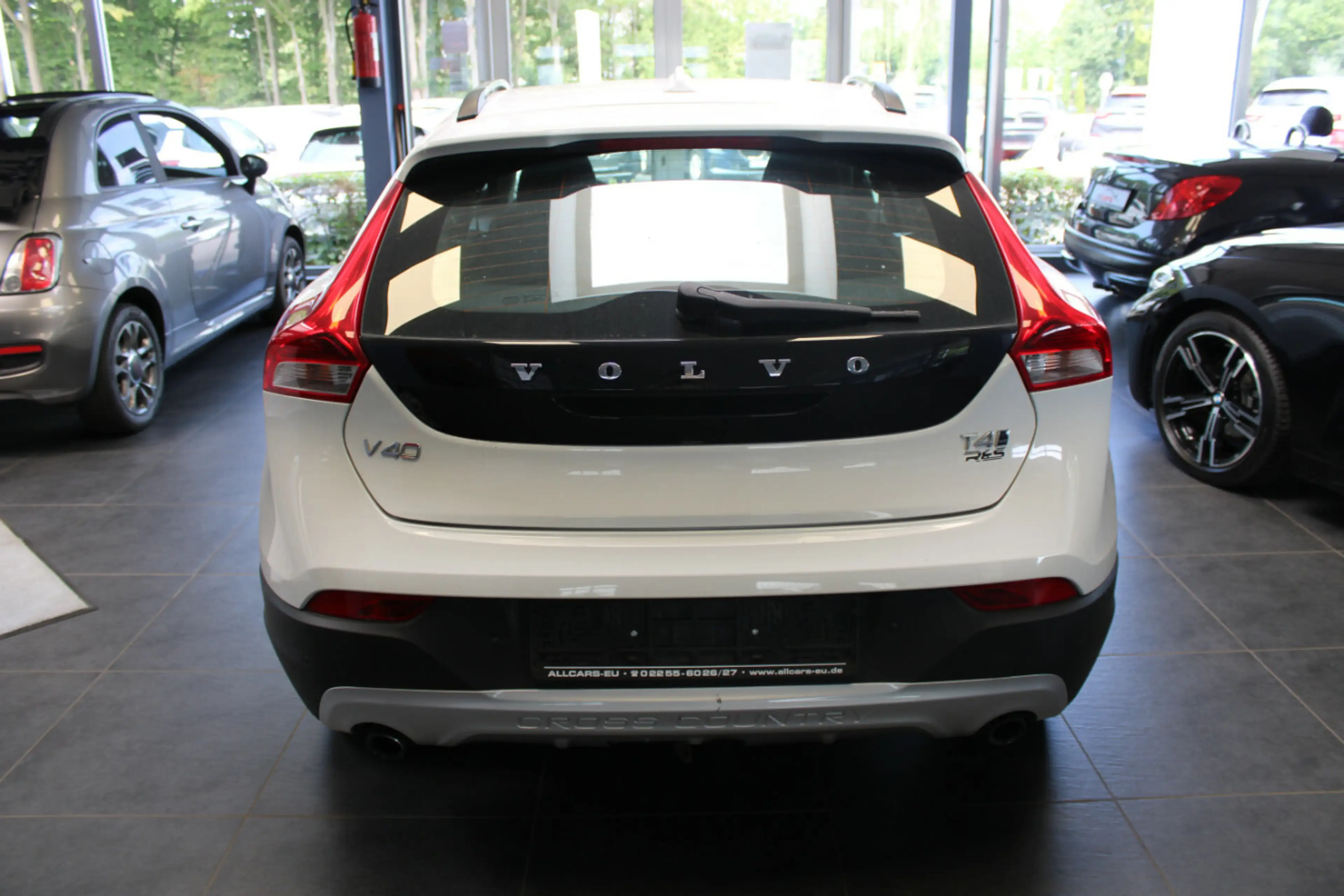 Volvo V40 Cross Country T4 AWD Geartronic — photo 5