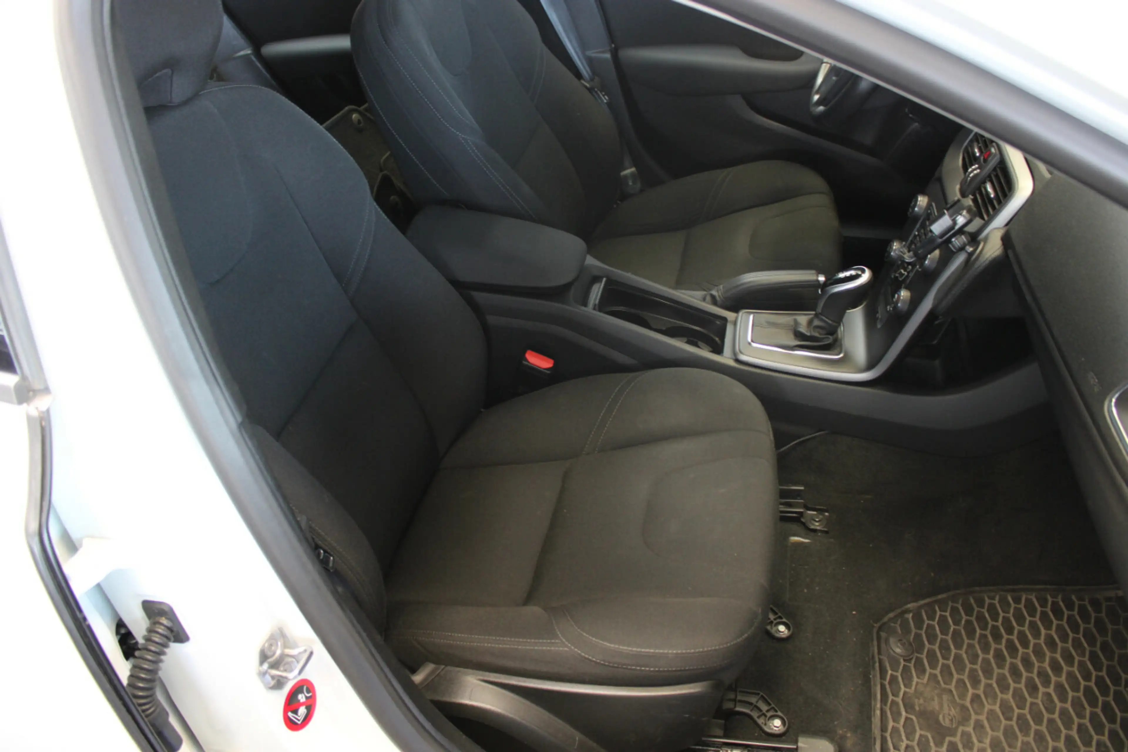 Volvo V40 Cross Country T4 AWD Geartronic — photo 10
