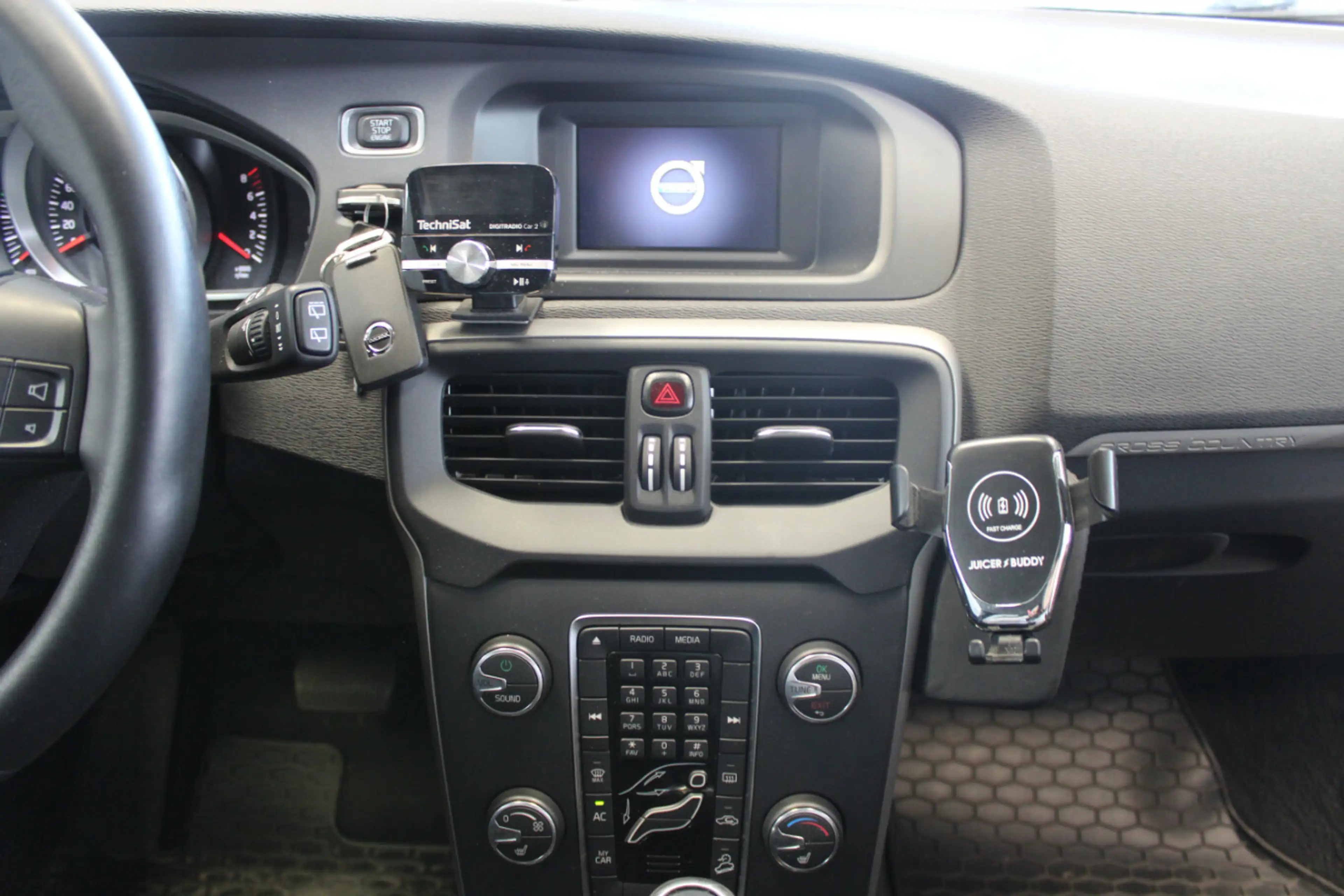 Volvo V40 Cross Country T4 AWD Geartronic — photo 9