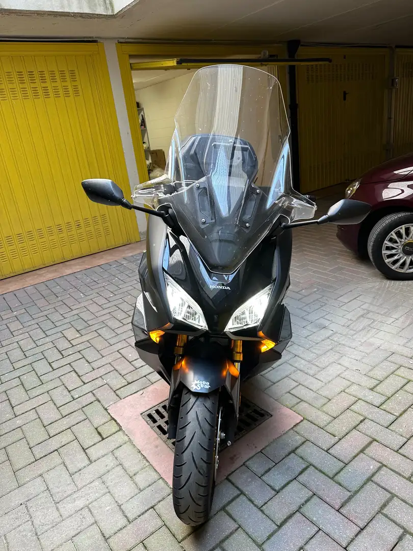 Honda Forza 750 Serie speciale Nero - 1