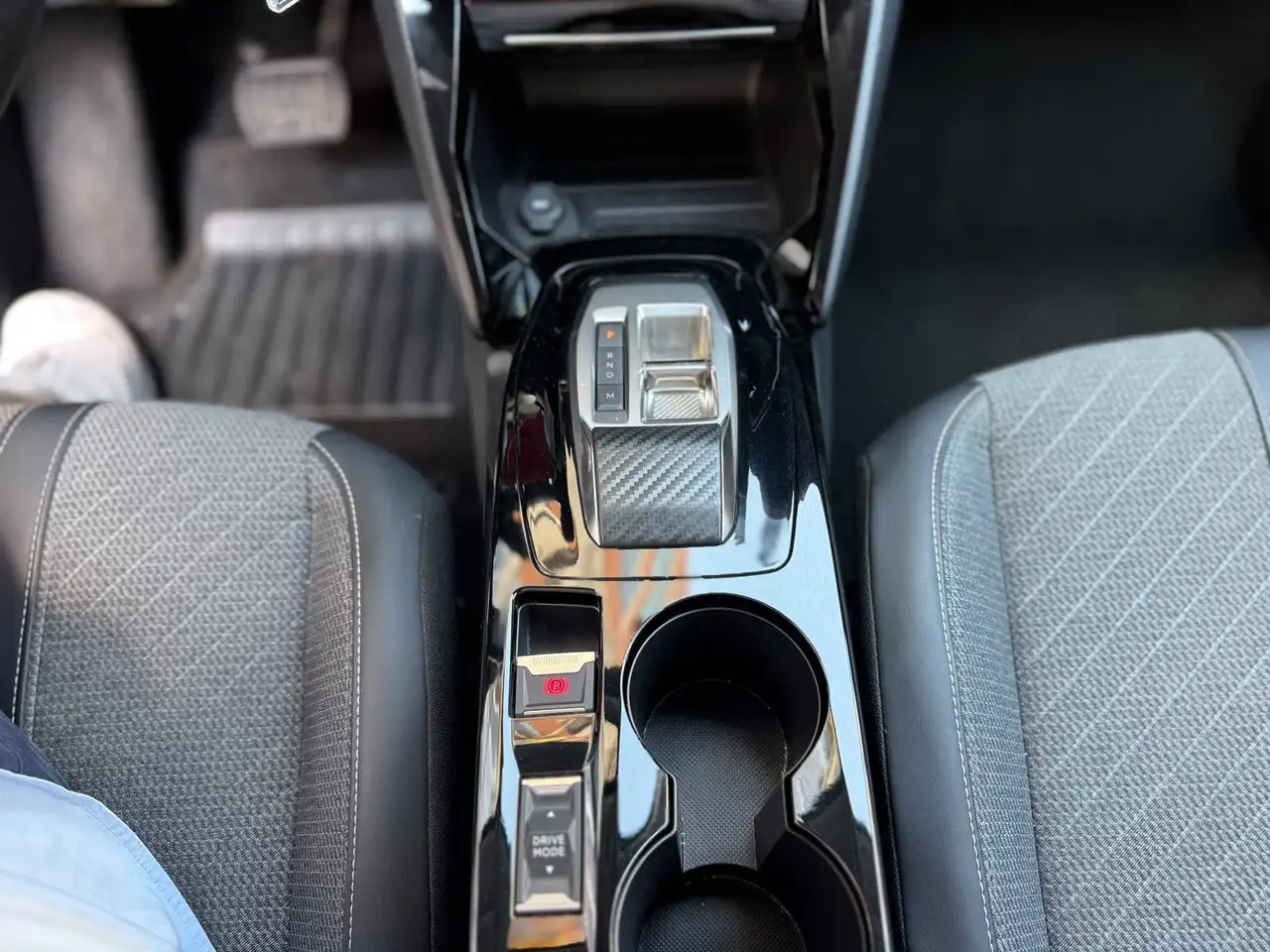 Peugeot 208 1.2 Hybrid Allure 110cv e-dcs 6m, миниатюра 14