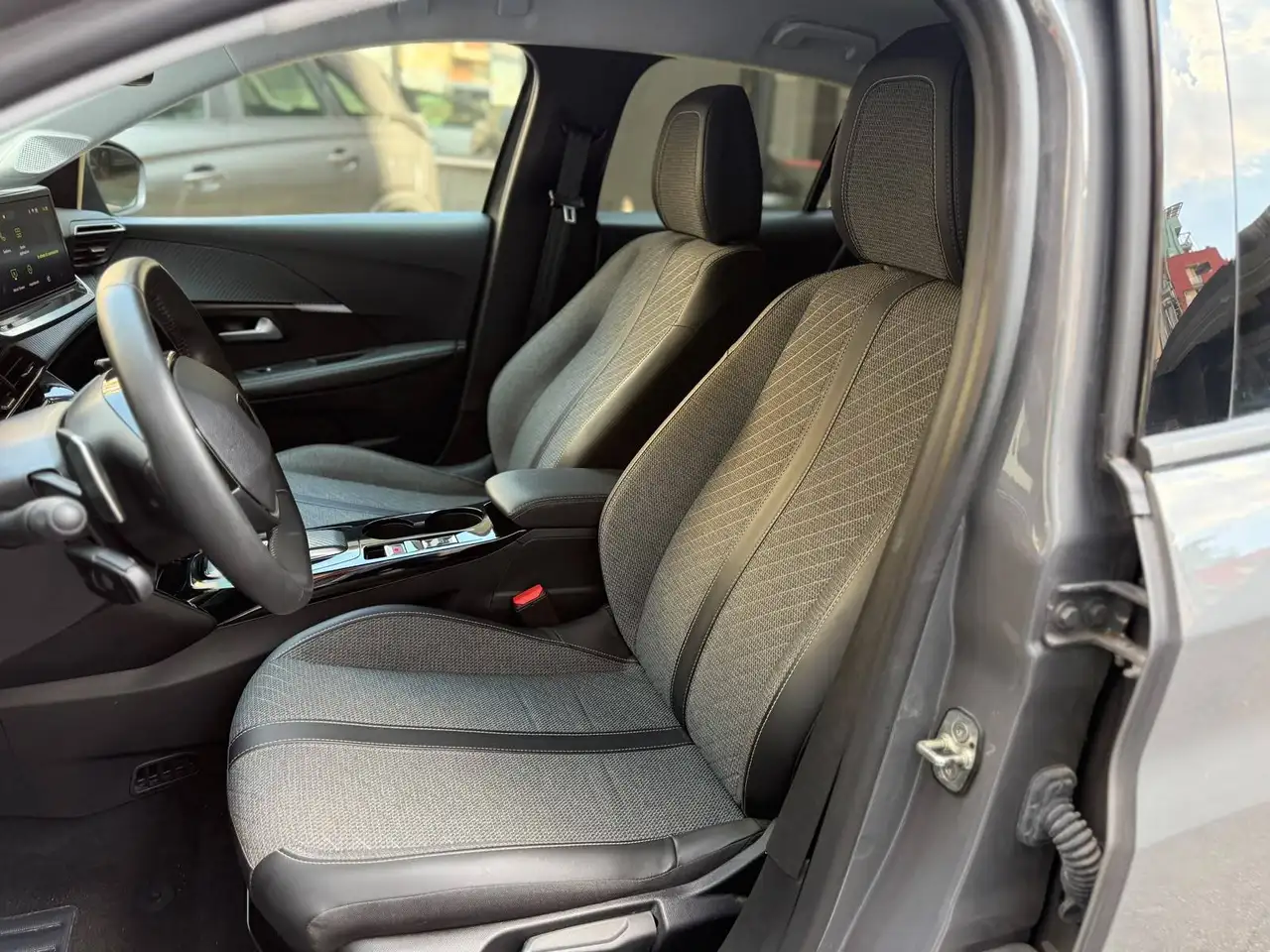 Peugeot 208 1.2 Hybrid Allure 110cv e-dcs 6m, миниатюра 12