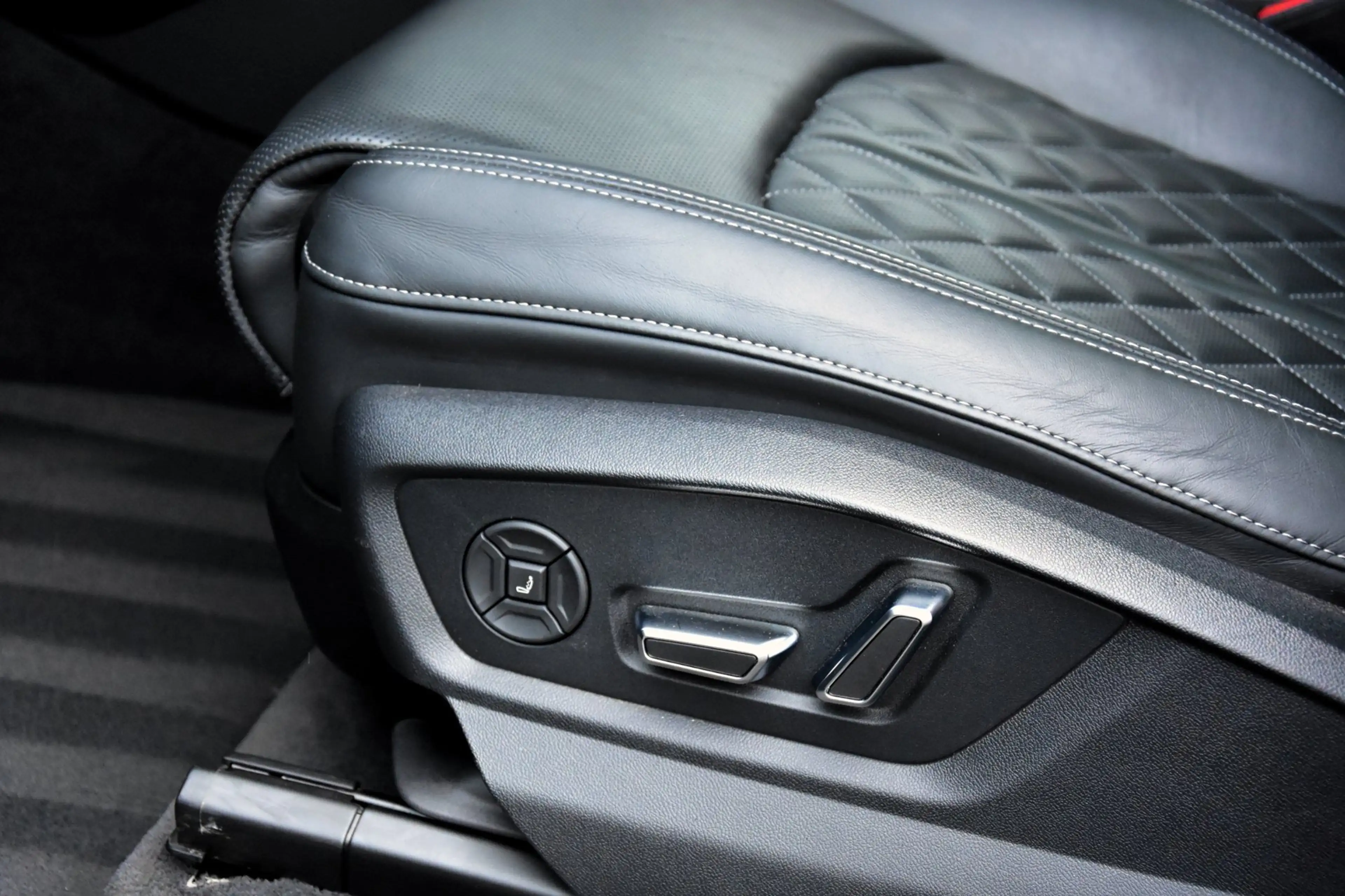 Audi Q7 55 TFSI e quattro Pro Line S | B&O | Luchtvering | — photo 15