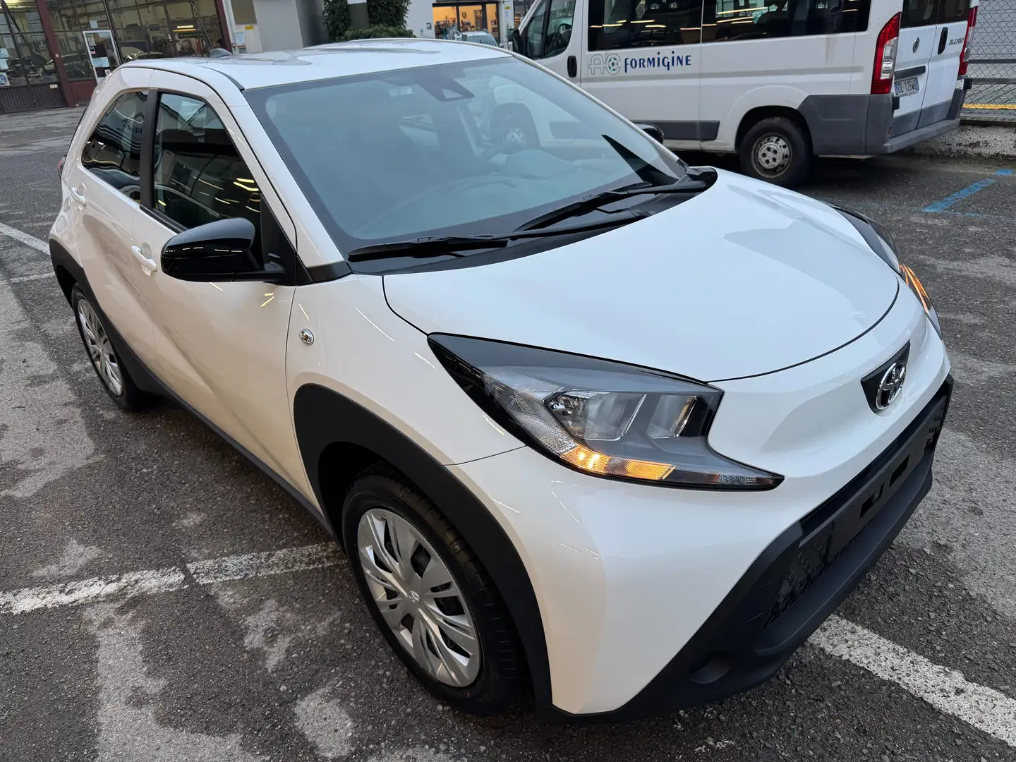 Toyota Aygo X Aygo X 1.0 ACTIVE 72cv+RETROCAMERA+Km0 UFFICIALE Bianco - 2