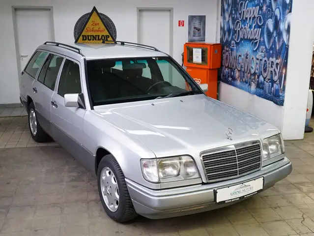 Mercedes-Benz E 220 W124 S124 aus 1. Hand und Scheckheft gepflegt