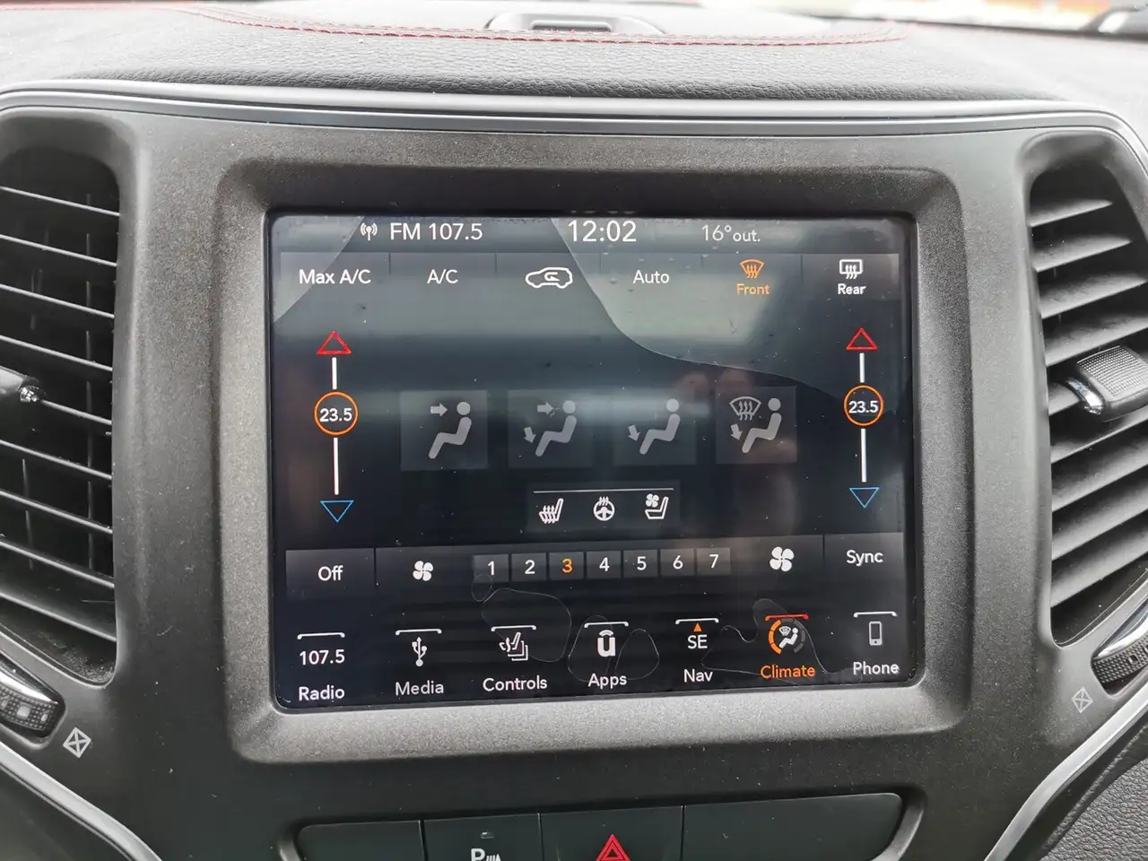 Jeep Cherokee photo Jeep Cherokee