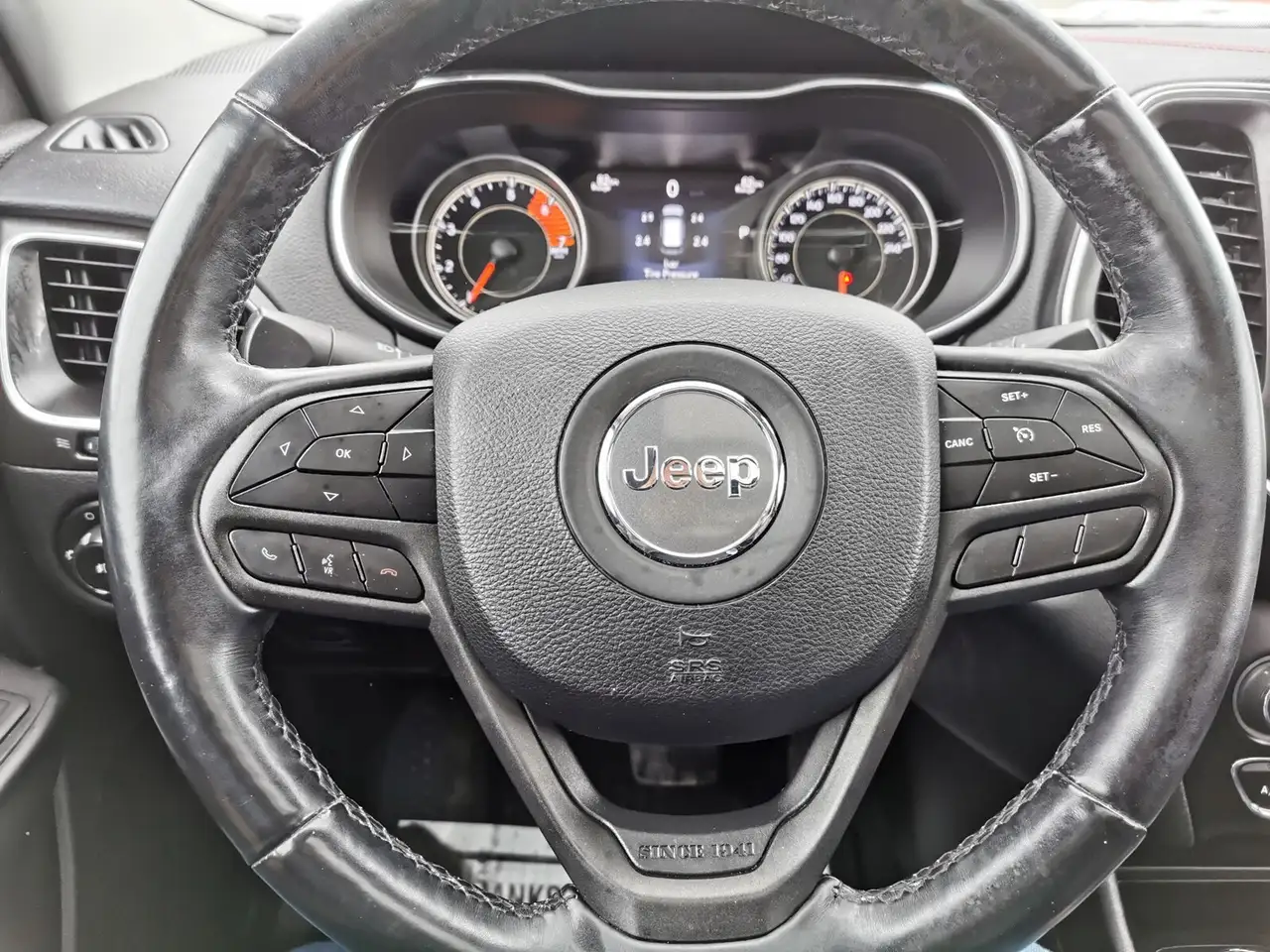 Jeep Cherokee photo Jeep Cherokee